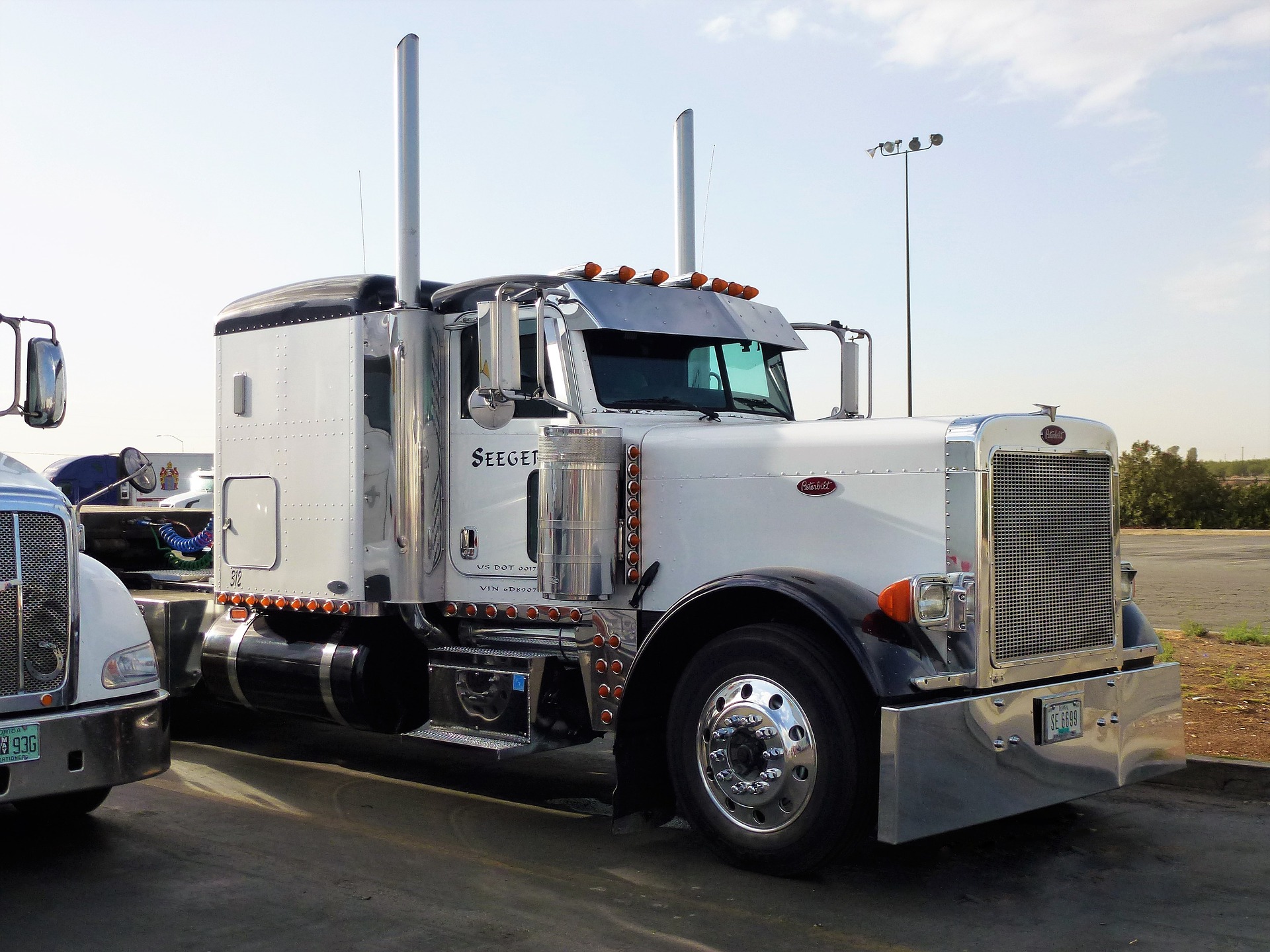 You are currently viewing Trucking Makes A Comeback As Owner-Operators Endure 2023